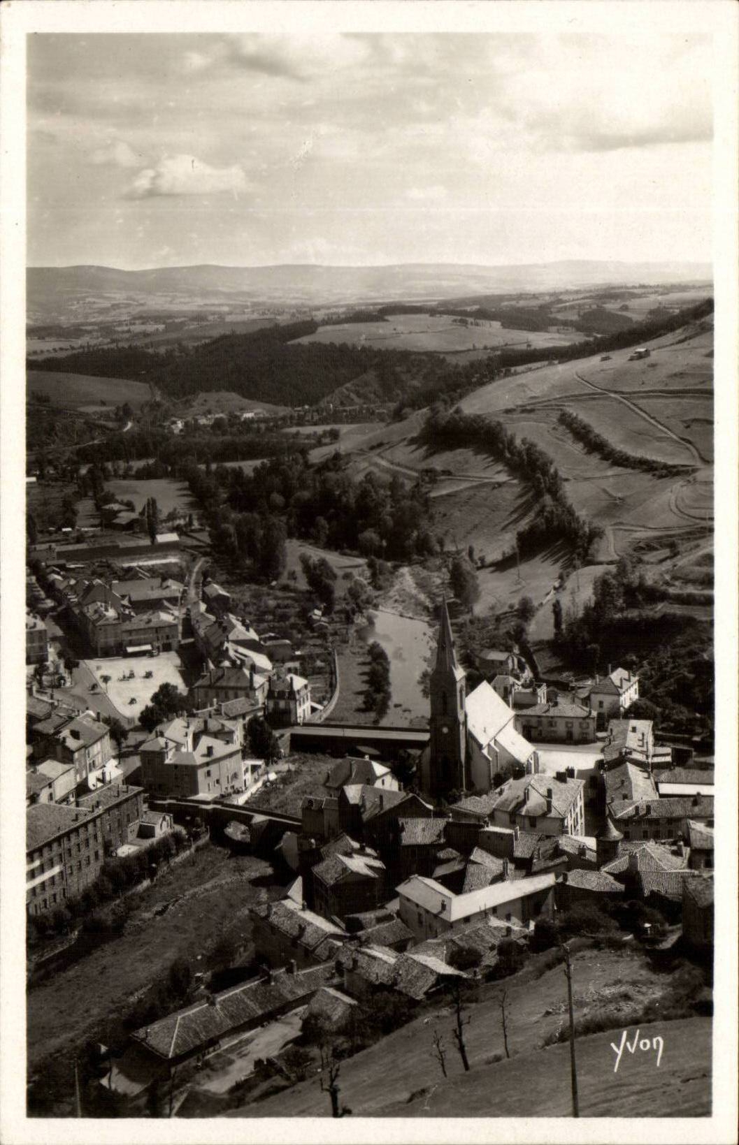 Saint Flour CPA the suburb and mounts of Margeride