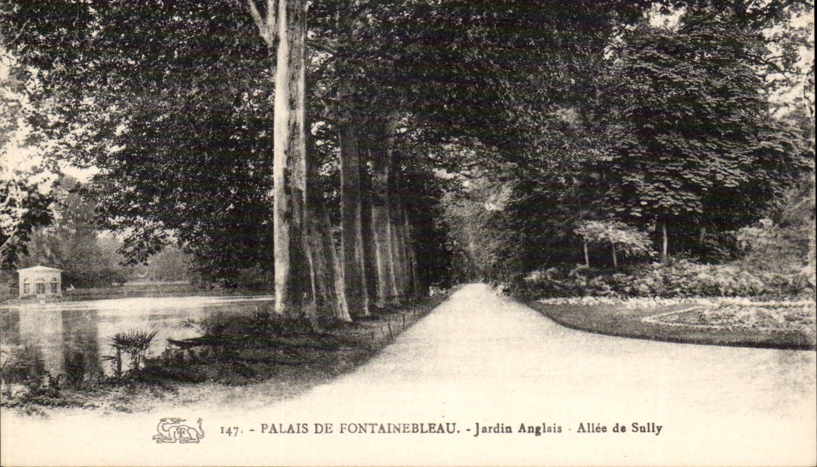 CPA Palate of Fontainebleau Garden of honor Allee of Sully