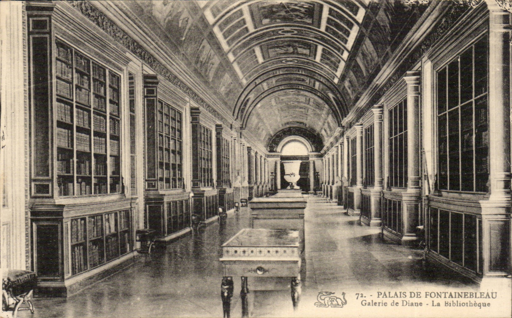 CPA Palate of Fontainebleau Gallery of Diane Bibiliotheque (library)