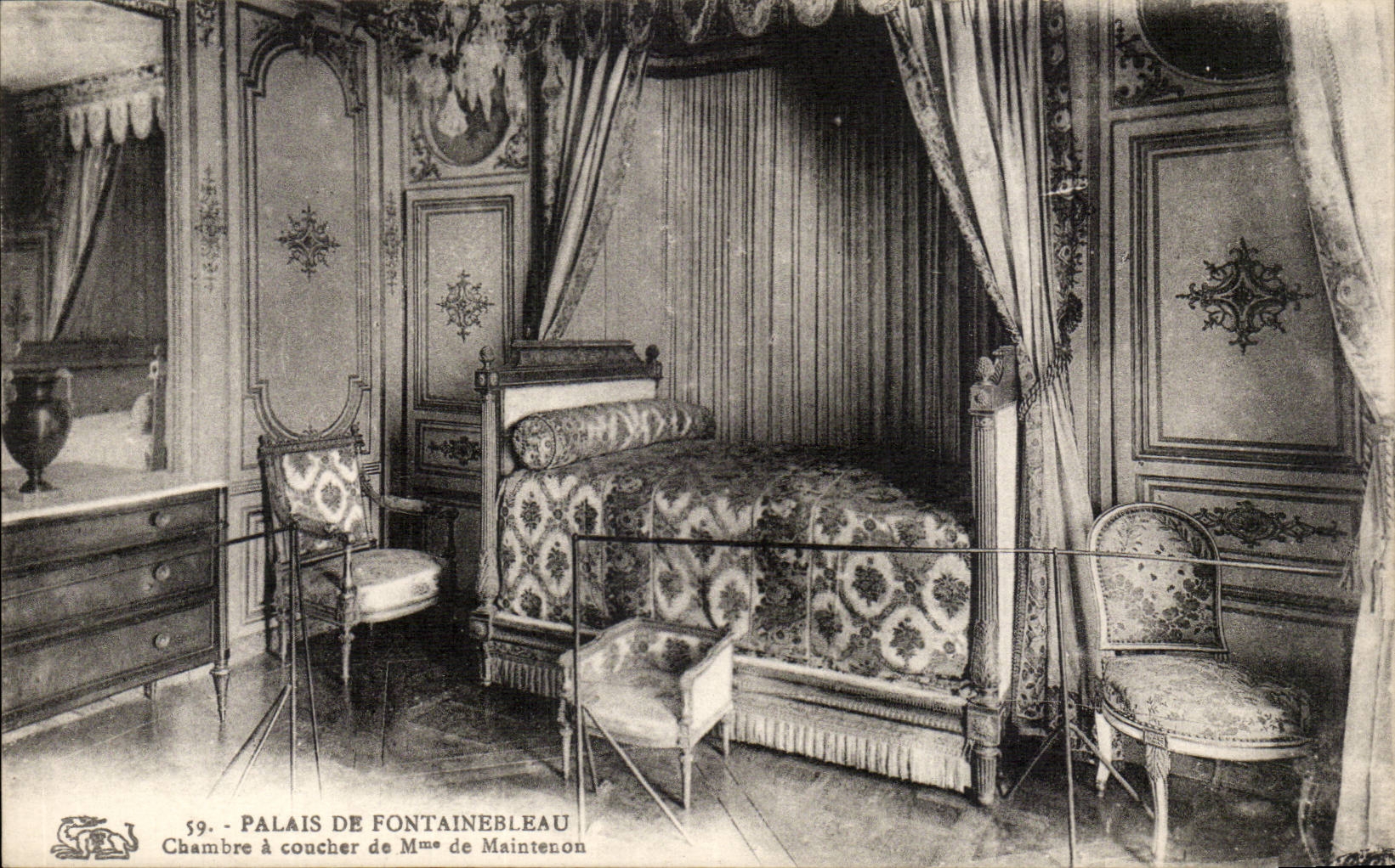 CPA Palais of Fontainebleau Chambre has to sleep of Mrs de Maintenon
