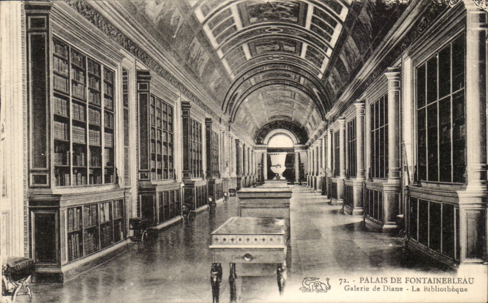 CPA Palate of Fontainebleau Gallery of Diane Library (library)