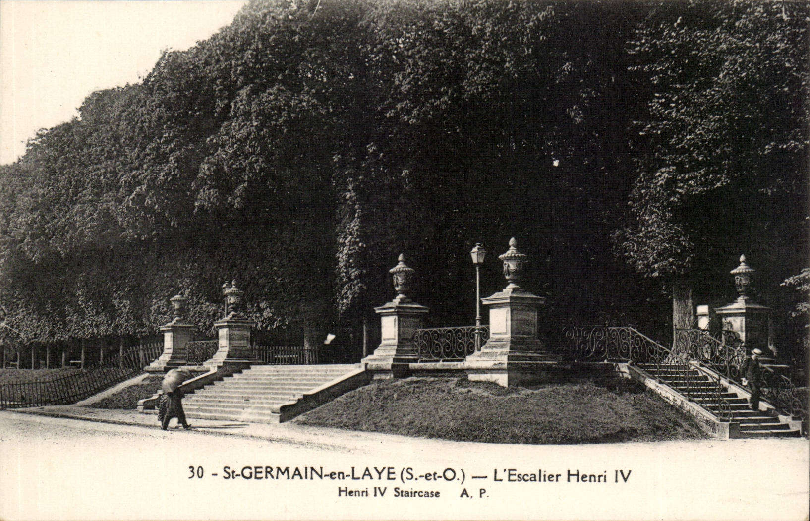 Saint Germain Bush-Hammer CPA im Treppenhaus Henri IV