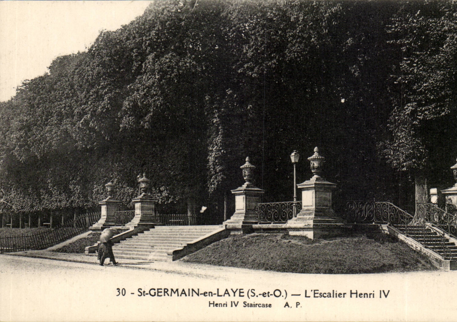 Str Germain Bush-Hammer CPA im Treppenhaus Henri IV