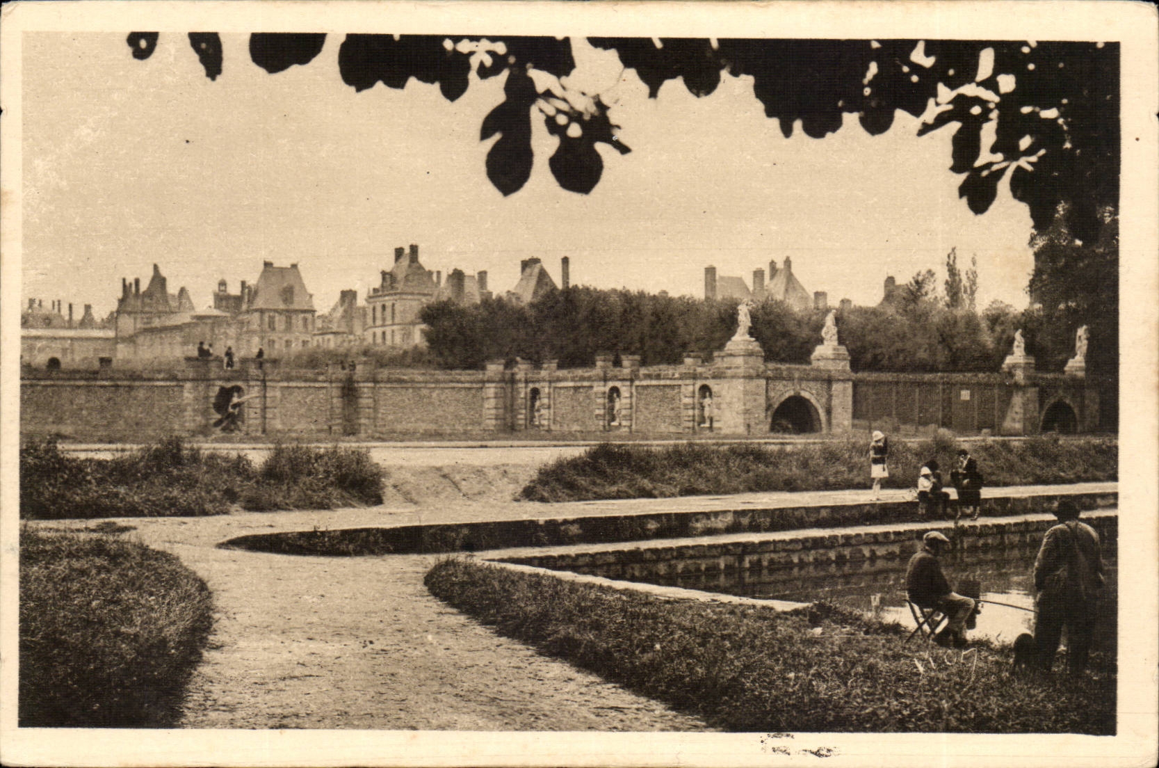 Palate of Fontainebleau CPA the palate seen of the floor