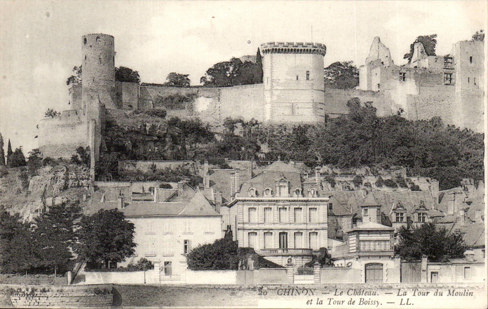 Chinon CPA Le chateau La tour du Moulin et la Tour de Boissy