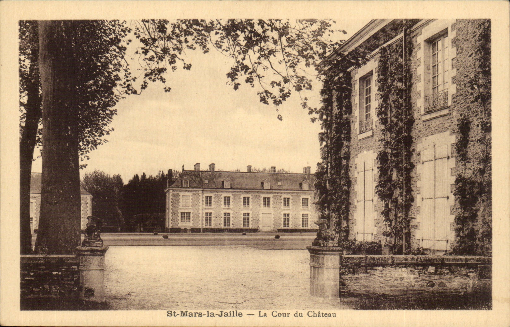 St March Jaille CPA court of the castle