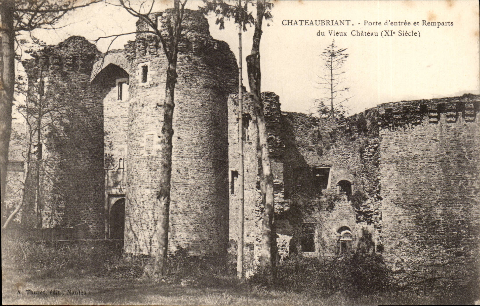 Chateaubriant CPA Carries of entry and walls of the old castle
