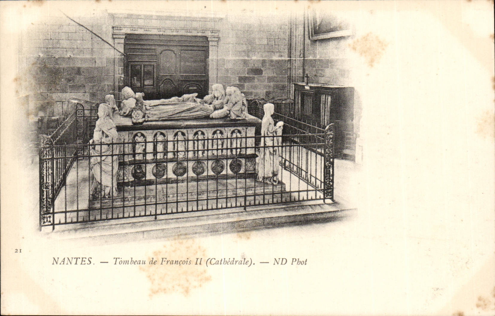 Nantes CPA Tomb of François II (cathedral)