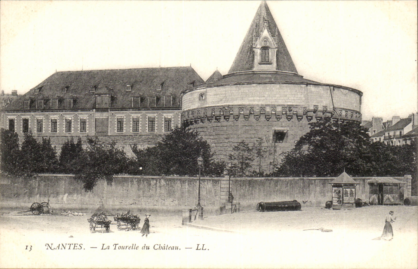 Nantes CPA the turret of the castle
