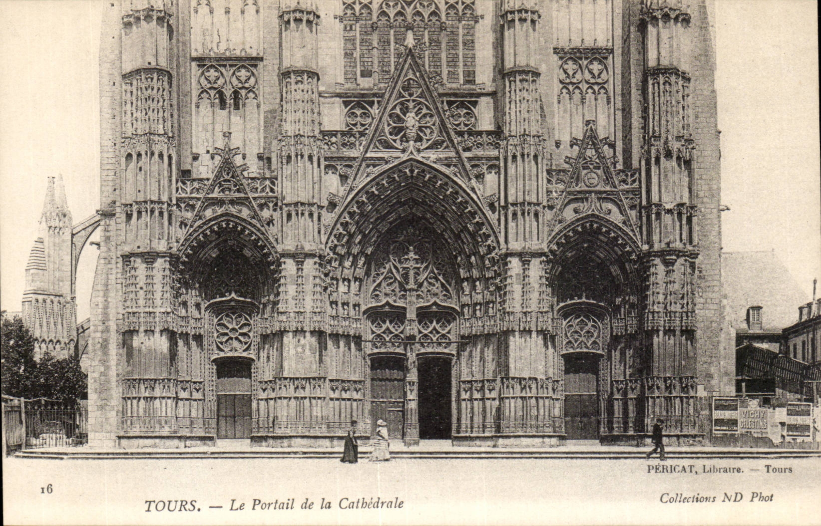 Tours CPA Le portail de la CAthedrale