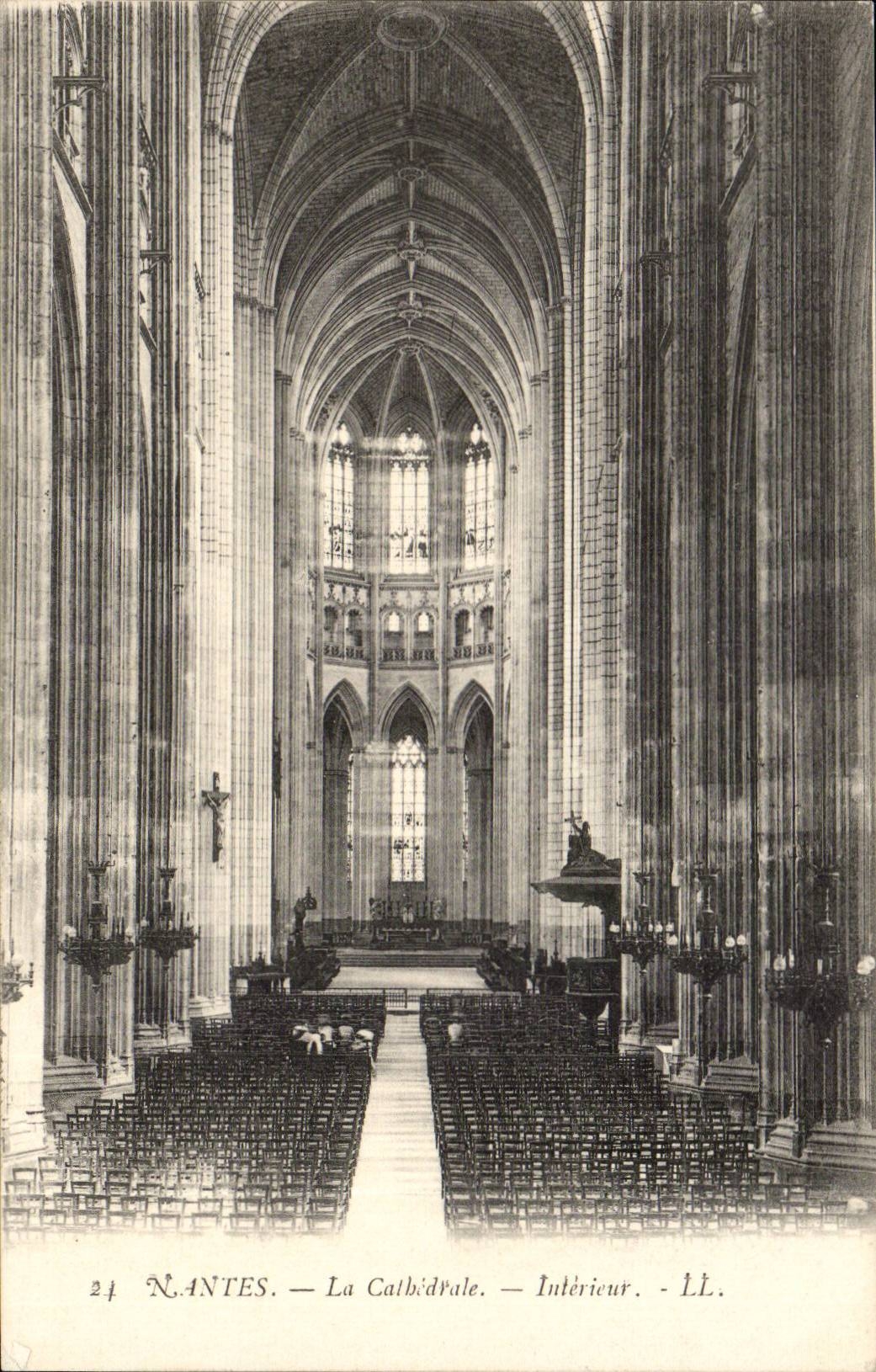 Nantes CPA the cathedral Interior