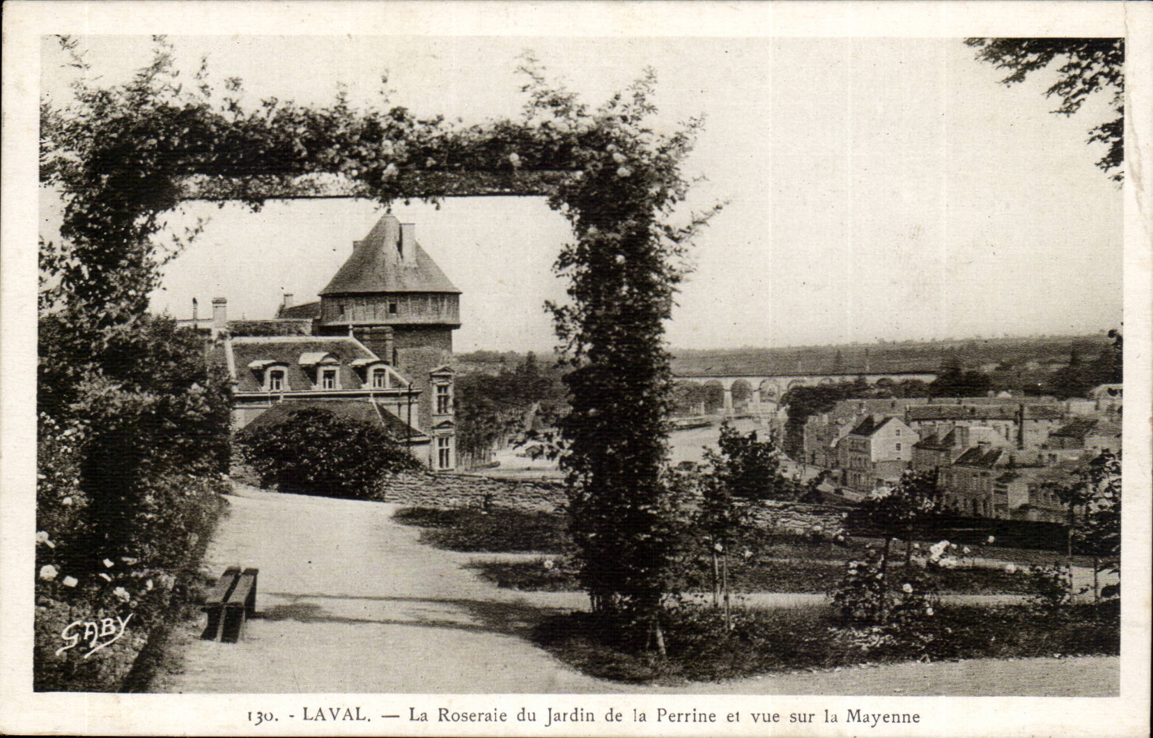 Laval CPA das rosery des ajrdin von Perrine und von Anblick auf dem Mayenne