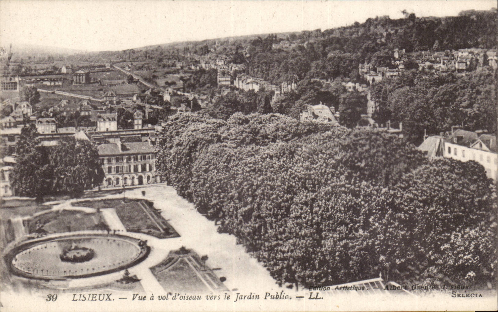 Lisieux CPA das als die Krahe gesehen wird fliegt in Richtung zum allgemeinen Garten