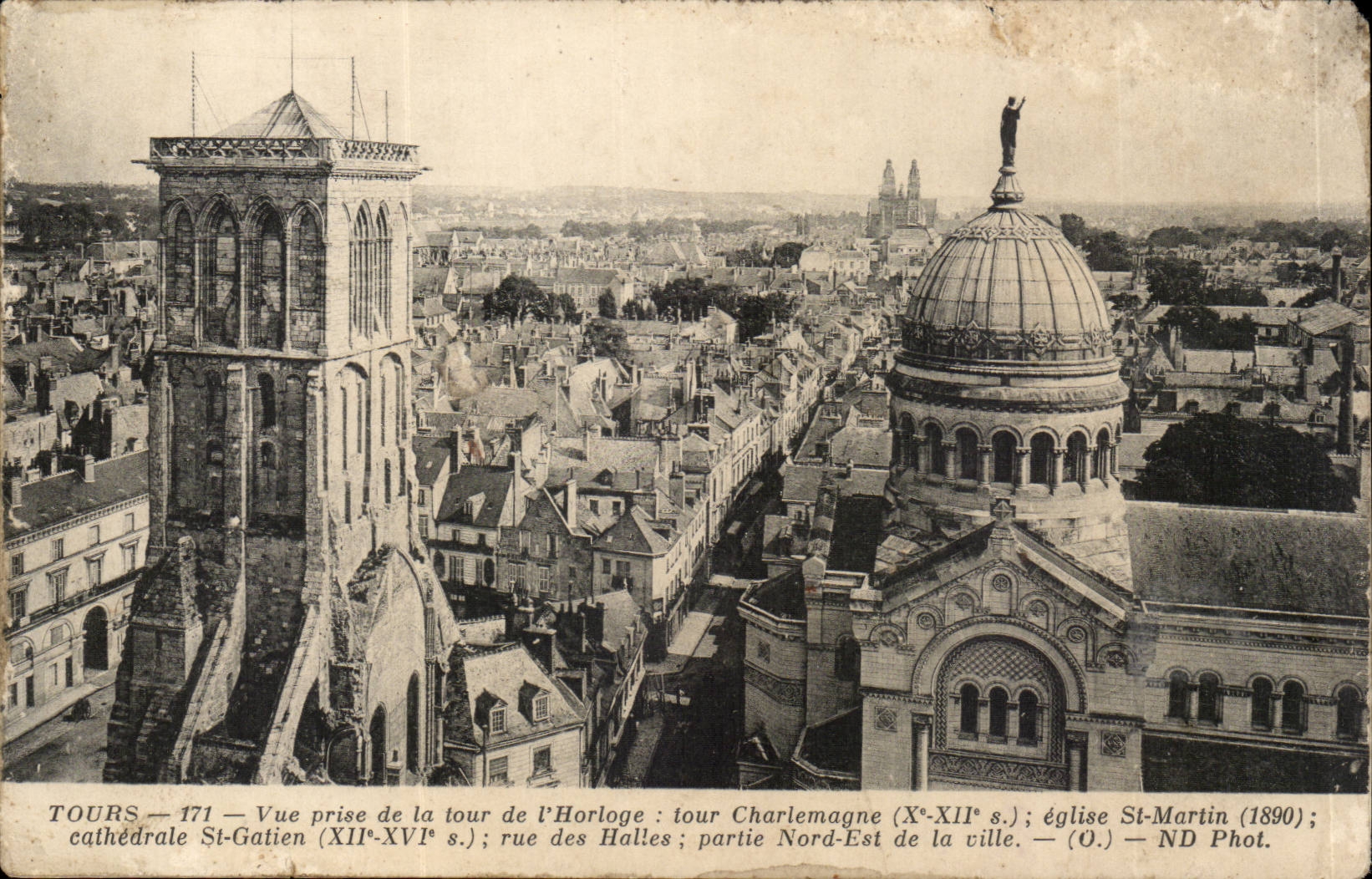 CPA Tours Vue prise de la tour de l'horloge