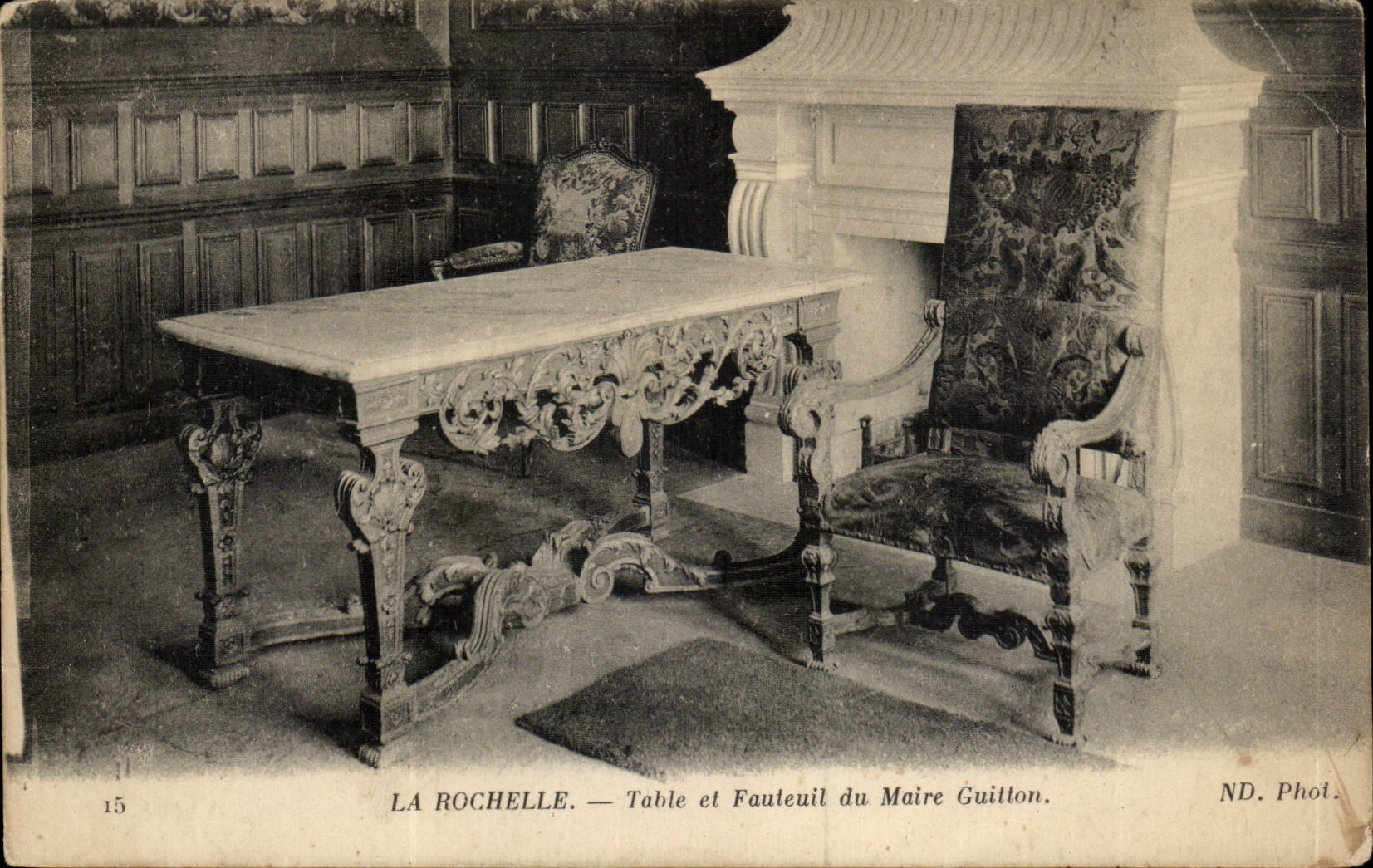 La Rochelle CPA zahlt und Lehnsessel des Guitton Burgermeisters