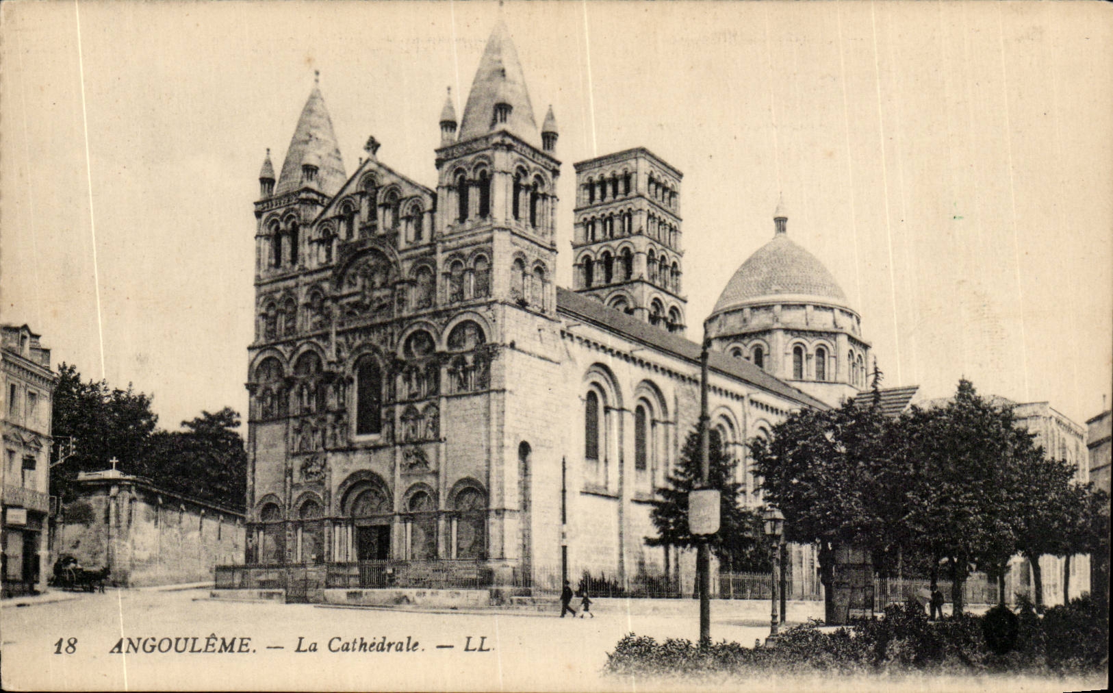 Angouleme CPA La cathedrale
