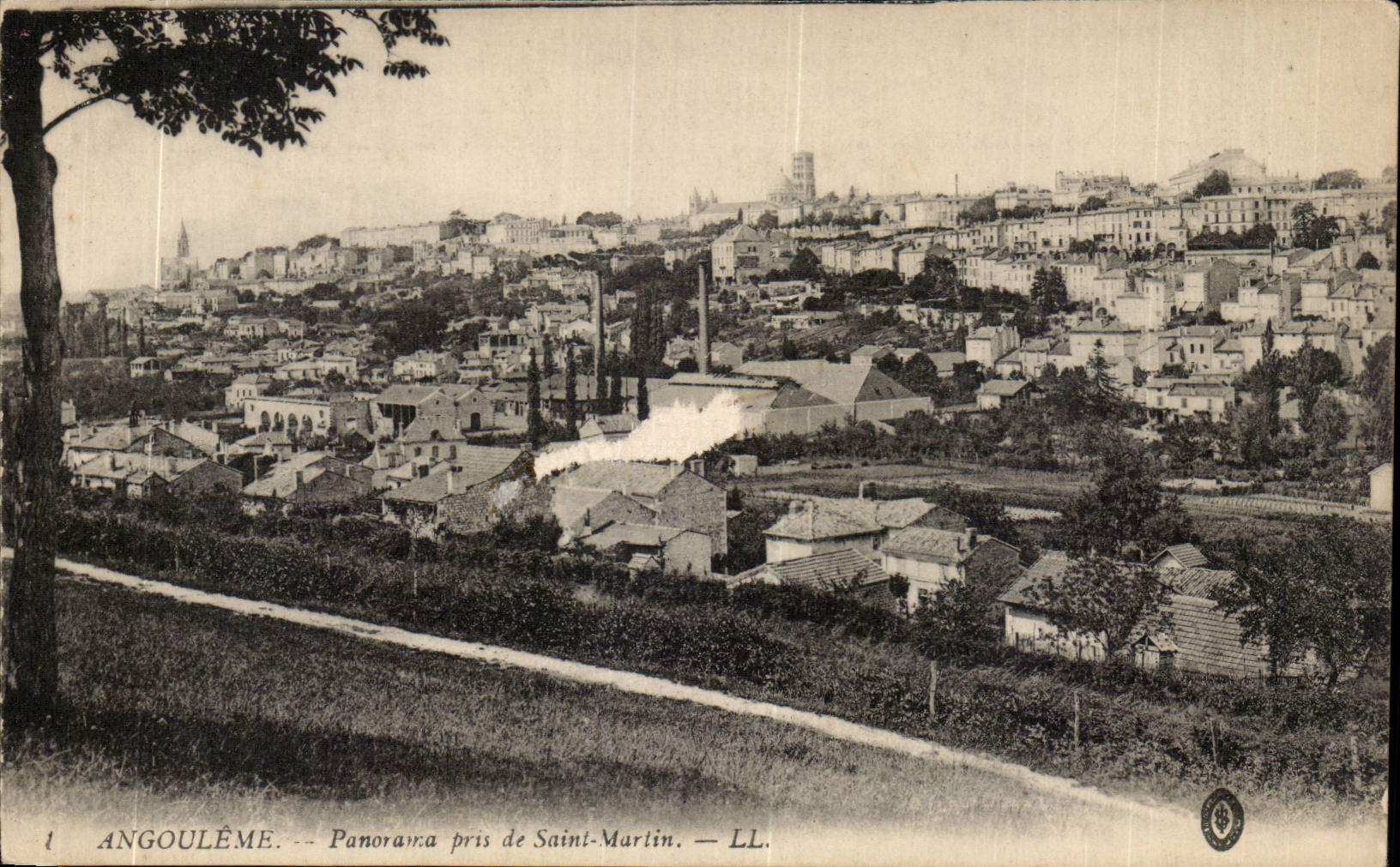 Angouleme CPA Panorama pris de Saint Martin