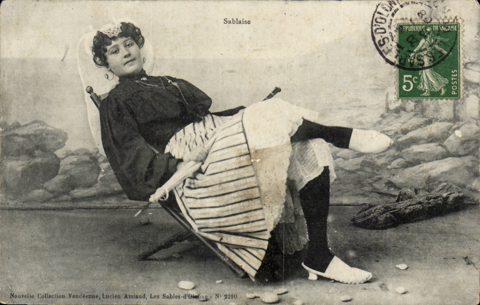 CPA Folklore Sablaise Kostum