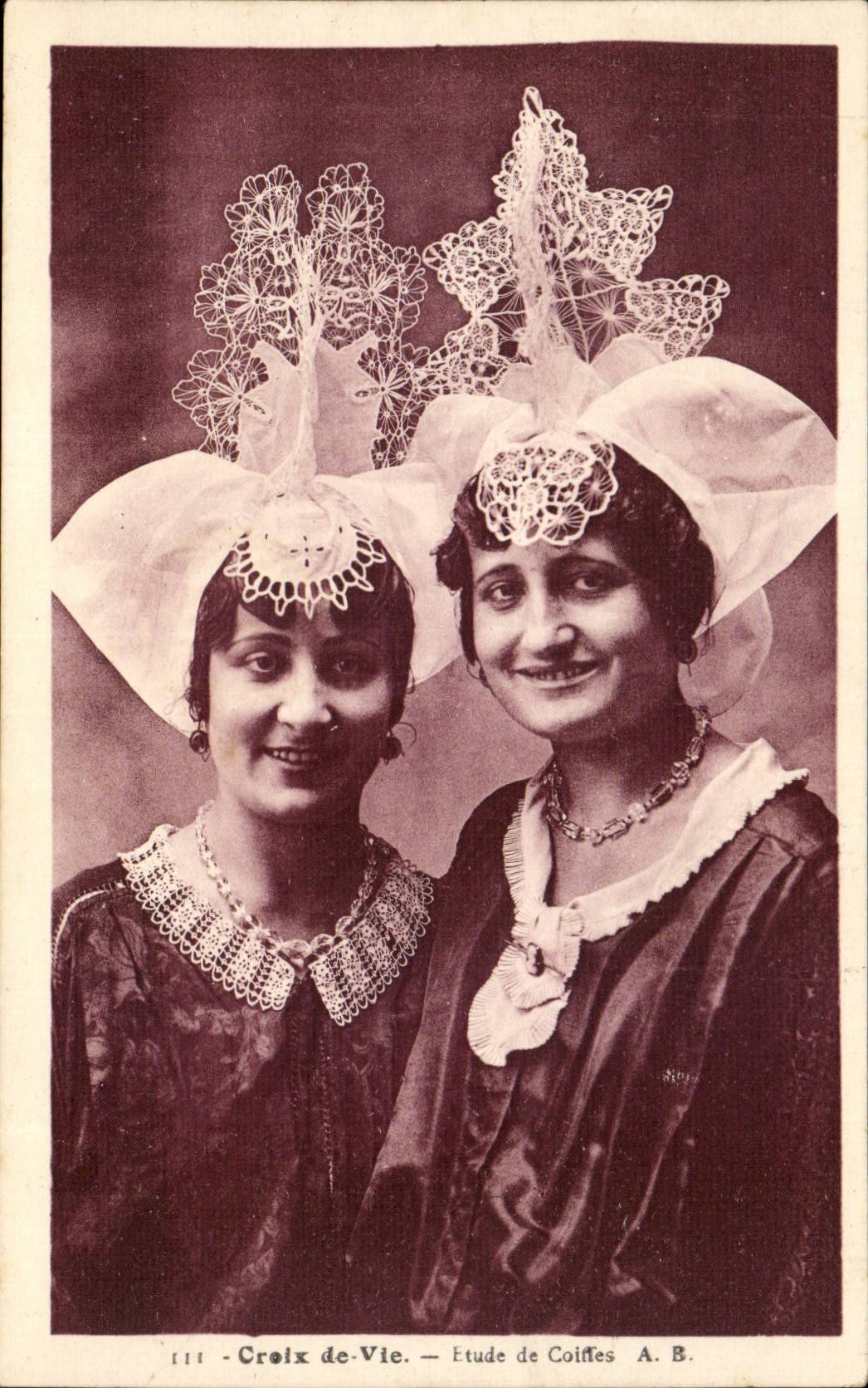 CPA Croix de Vie Details der Kappen (Folklorekostum)