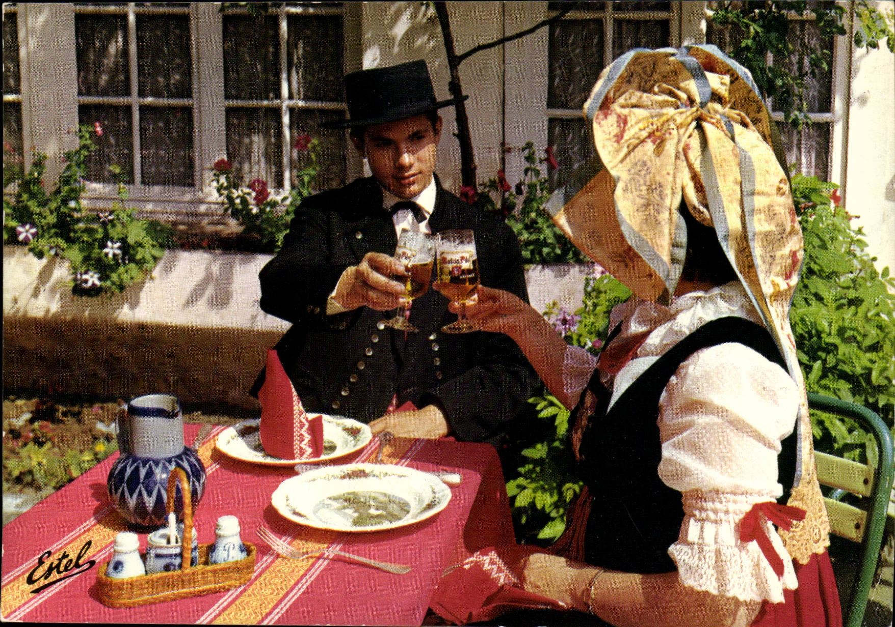 MODERNE KARTE mit dem Land der Storche hat unsere Lieben! (Folklore)