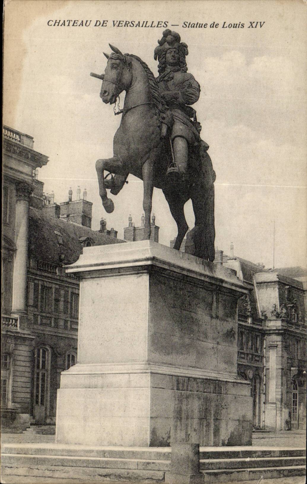 Castle of Versailles - Statue of Louis XIV - CPA
