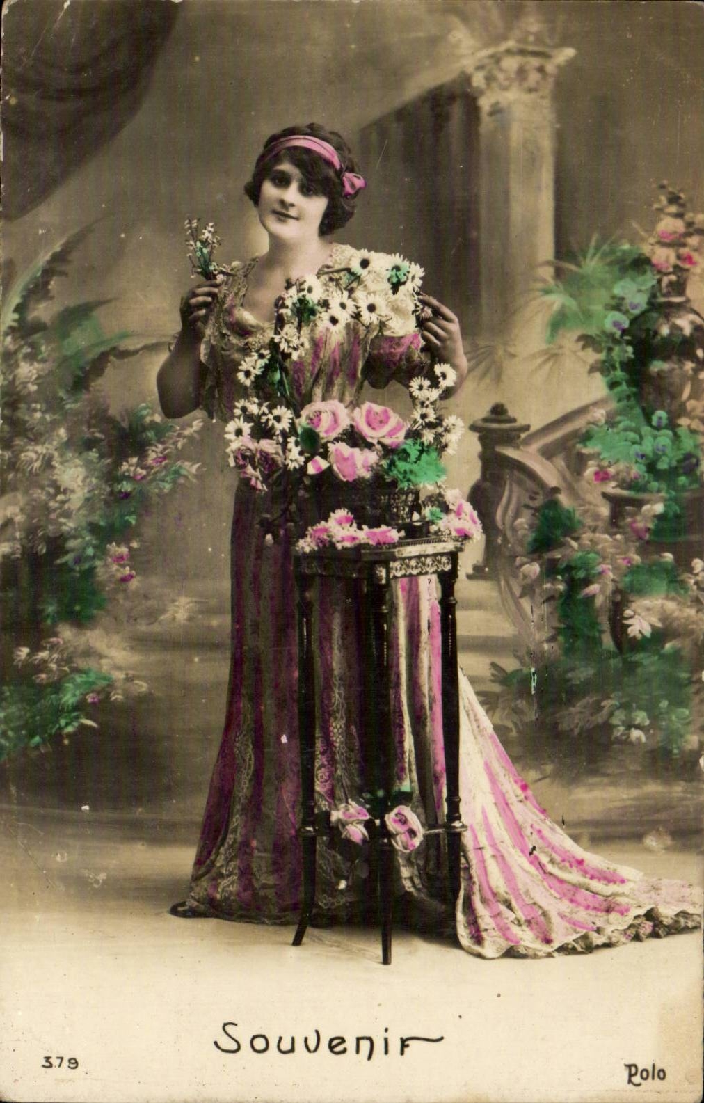 Fantasy - Woman - nice dress - - CPA