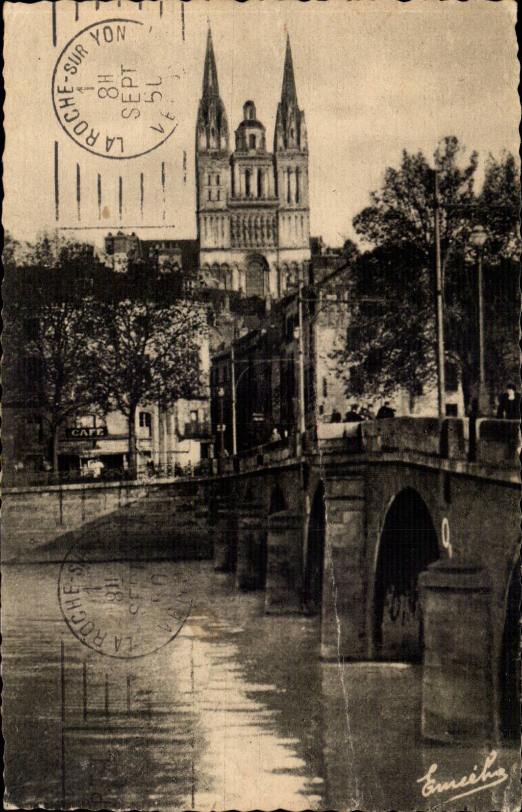 Angers - the Bridge of the Center on Maine towards the Cathedral - CPA