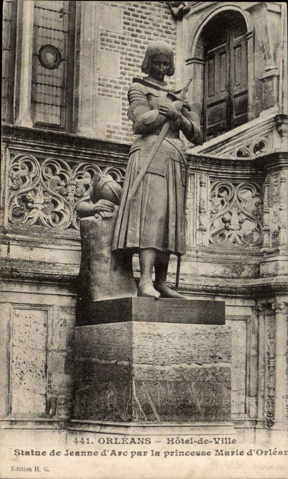 Orleans - Hotel of Cheap - Statue of Jeanne D' Arc by the Marie princess Of Orleans - CPA