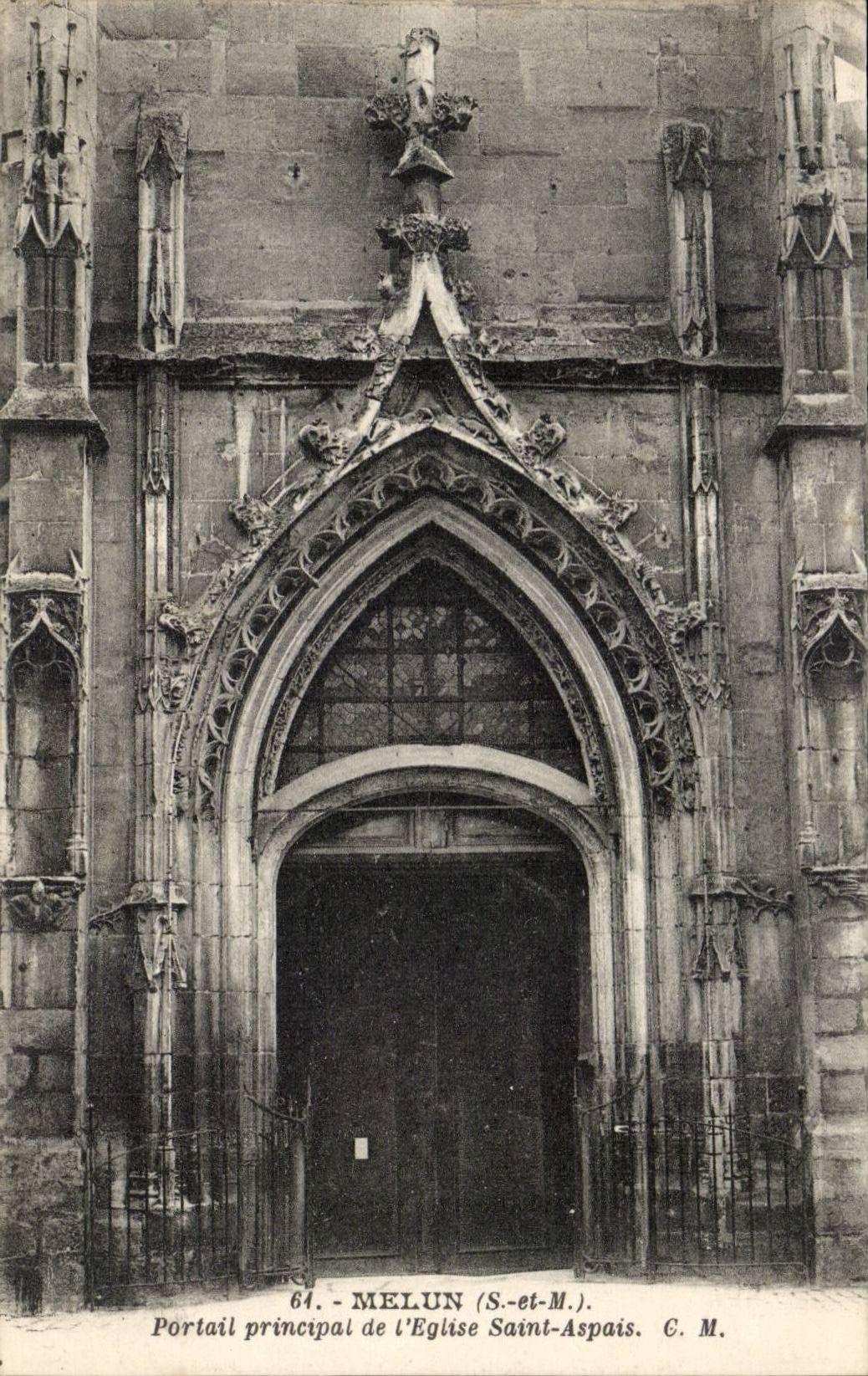 Melun CPa Portail principal of the Saint church aspais