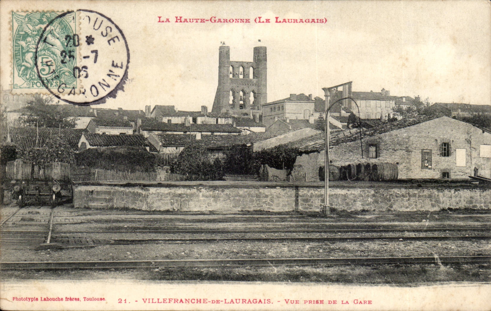 Villefranche de Laurageais CPA Seen from of the station