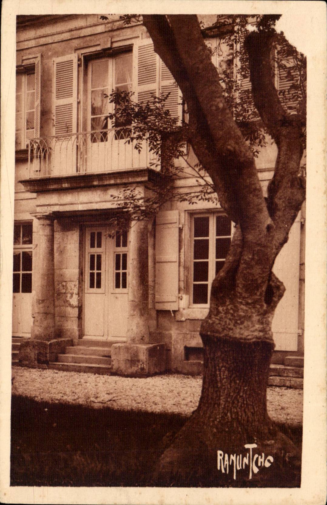 Island of Aix CPA the house of the emperor Napoleon frontage on the garden