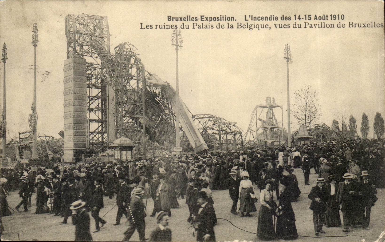Belgie Belgium Brussels exposure sets fire to the 14 August 15th 1910 the ruins of the palate of Belgium seen of the house