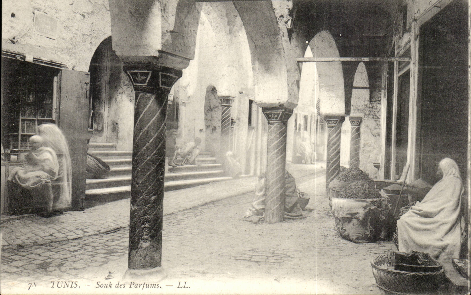 Tunisia Tunis CPA Souk of the perfumes