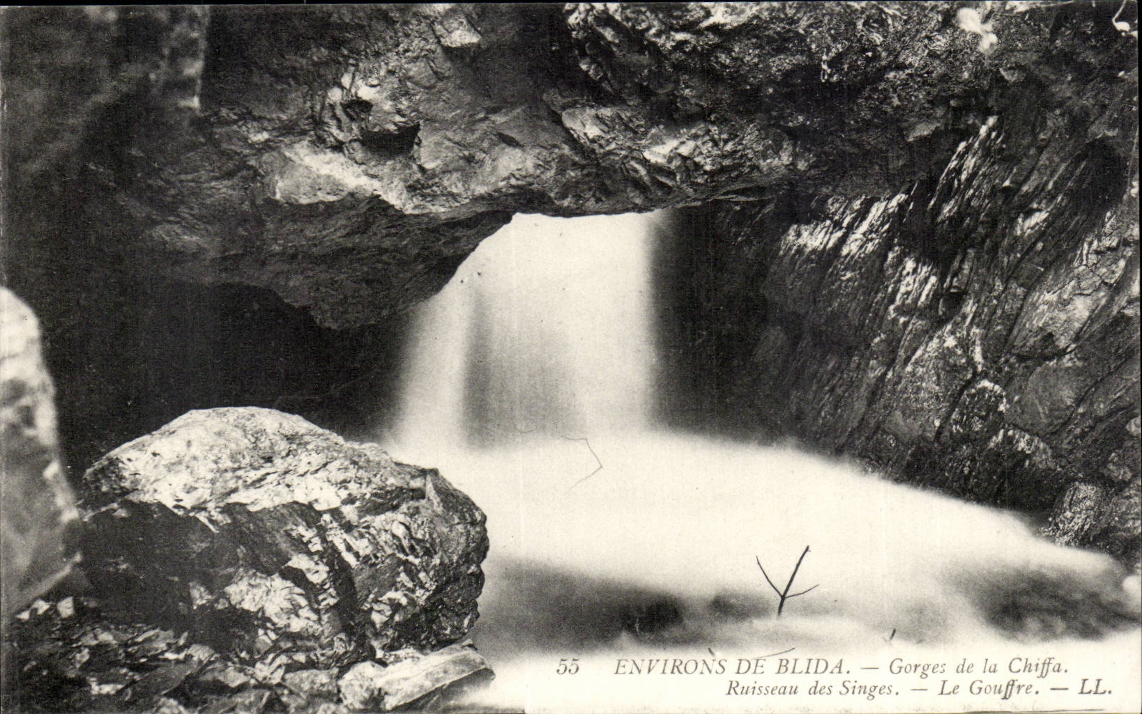 Algeria Surroundings of Blida CPA Falls of Chiffa Brook of the monkeys the pit