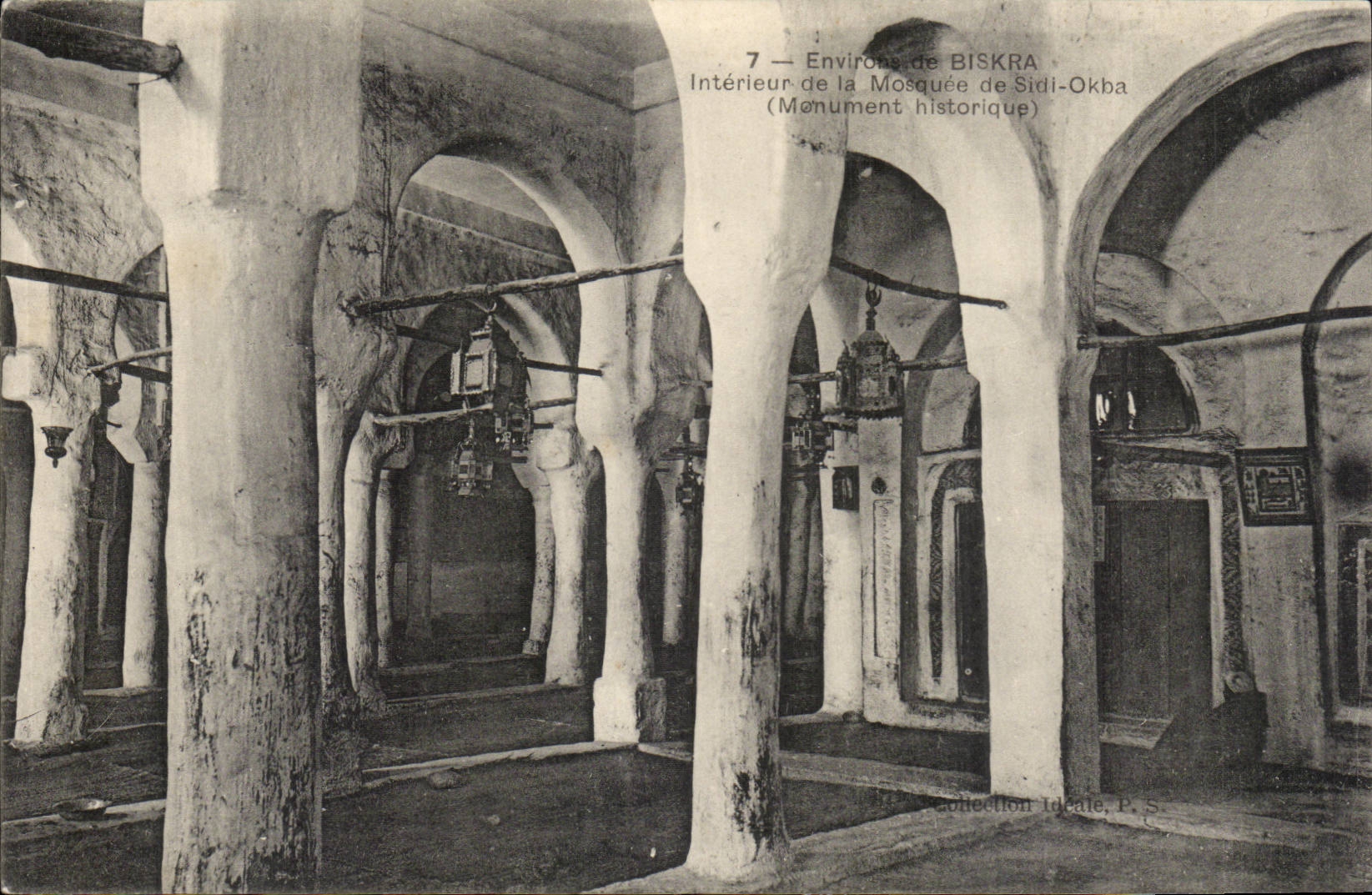 Algeria Surroundings of interior Biskra CPA of the mosque Sidi Okba