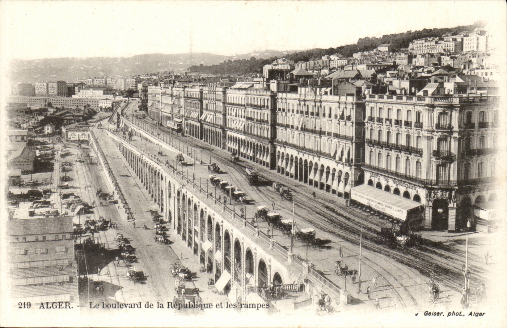 Algerien Algiers CPA die Prachtstrasse der Republik und der Steigungen