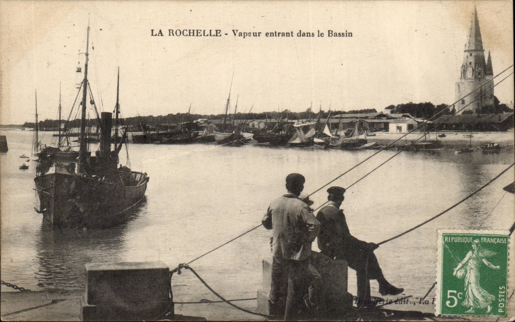 Dampf Rochelle-CPA der das Bassin kommt