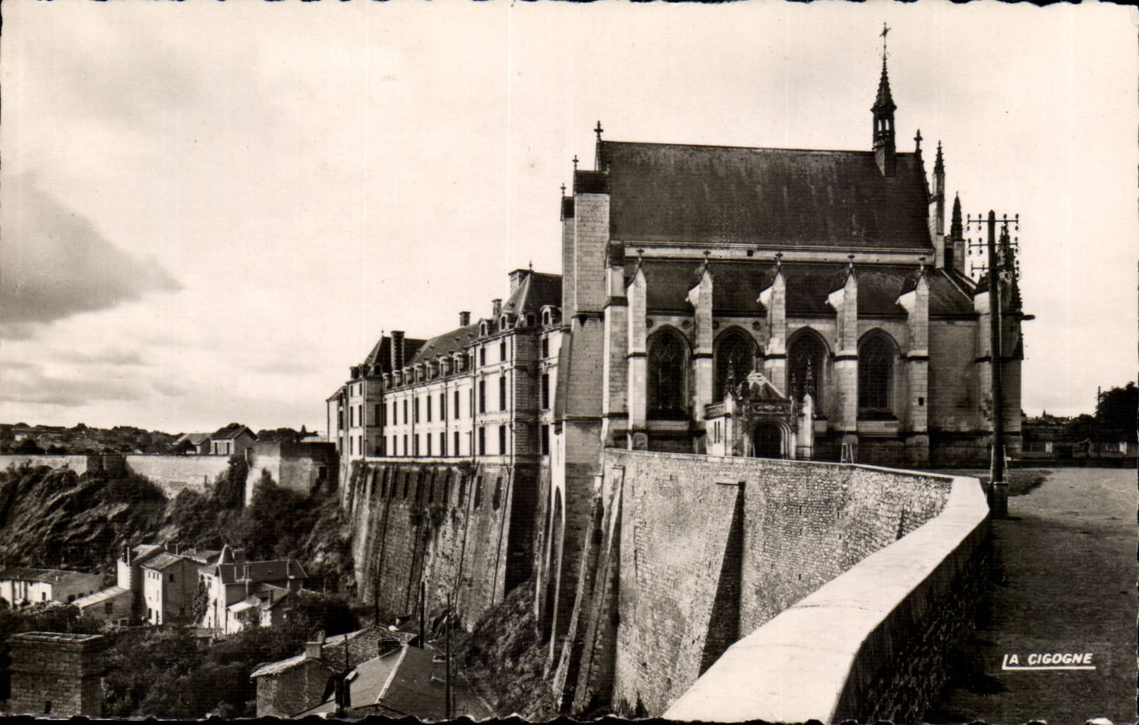 Thouars CPA das Schloss und die Wolbung