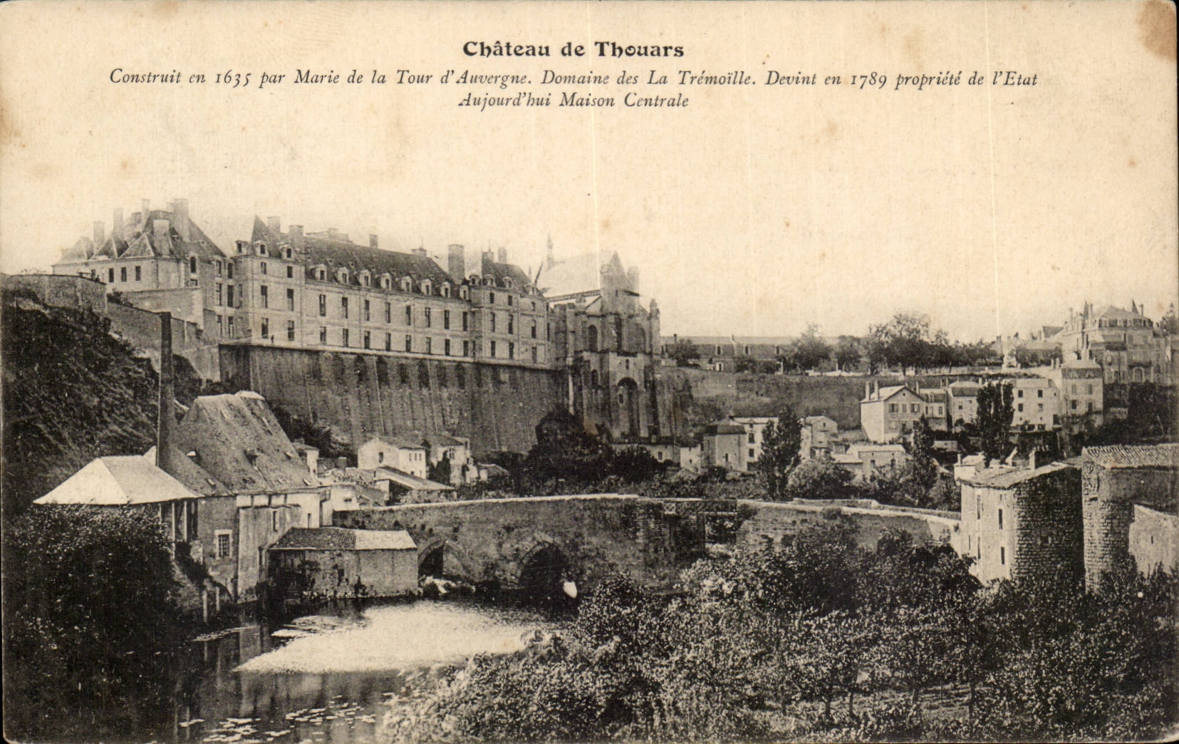 Thouars - Schloss errichtet in 1635 pro Marie des Aufsatzes - CPA