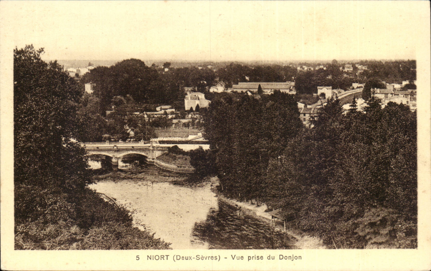 Niort CPA Seen from of the keep