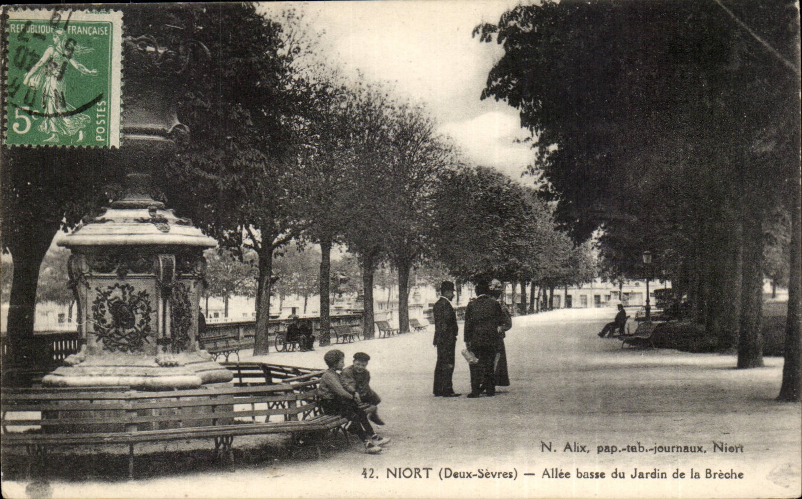 Niort CPA Allee low of the garden of the Breach