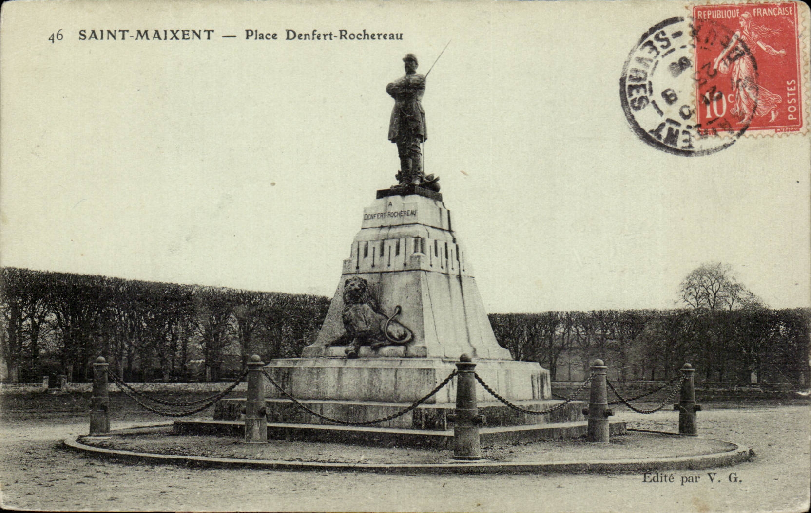 Saint Maixent CPA Places Denfert Rochereau (lion)