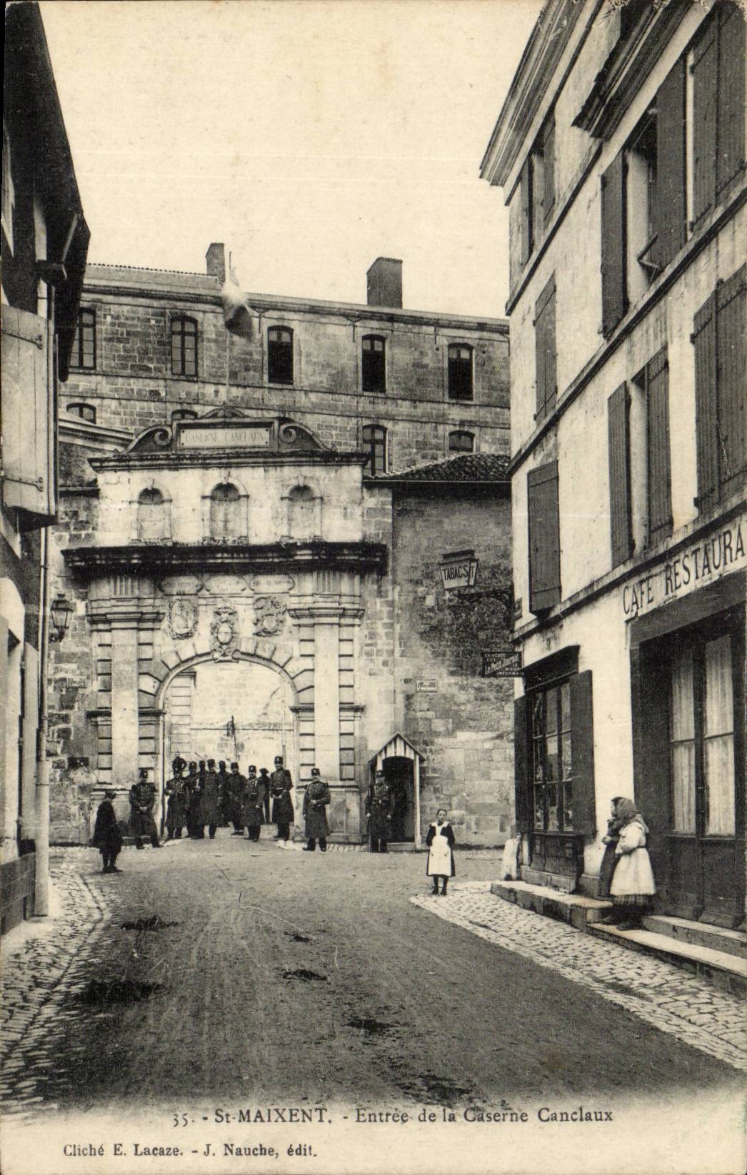 Saint Maixent CPA Entrance of the Canclaux barracks