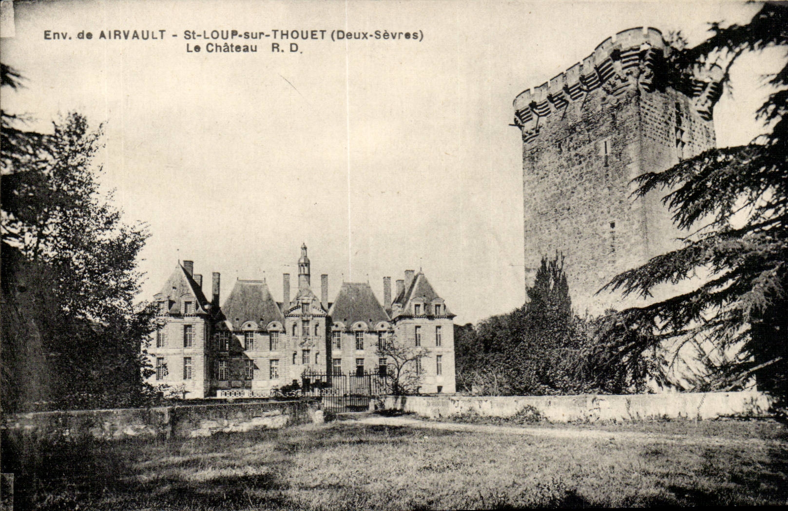 Surroundings of Airvault CPA St Wolf on Thouet the castle