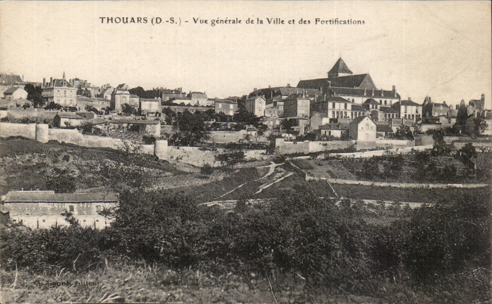 Thouars CPA View of the city and the fortifications