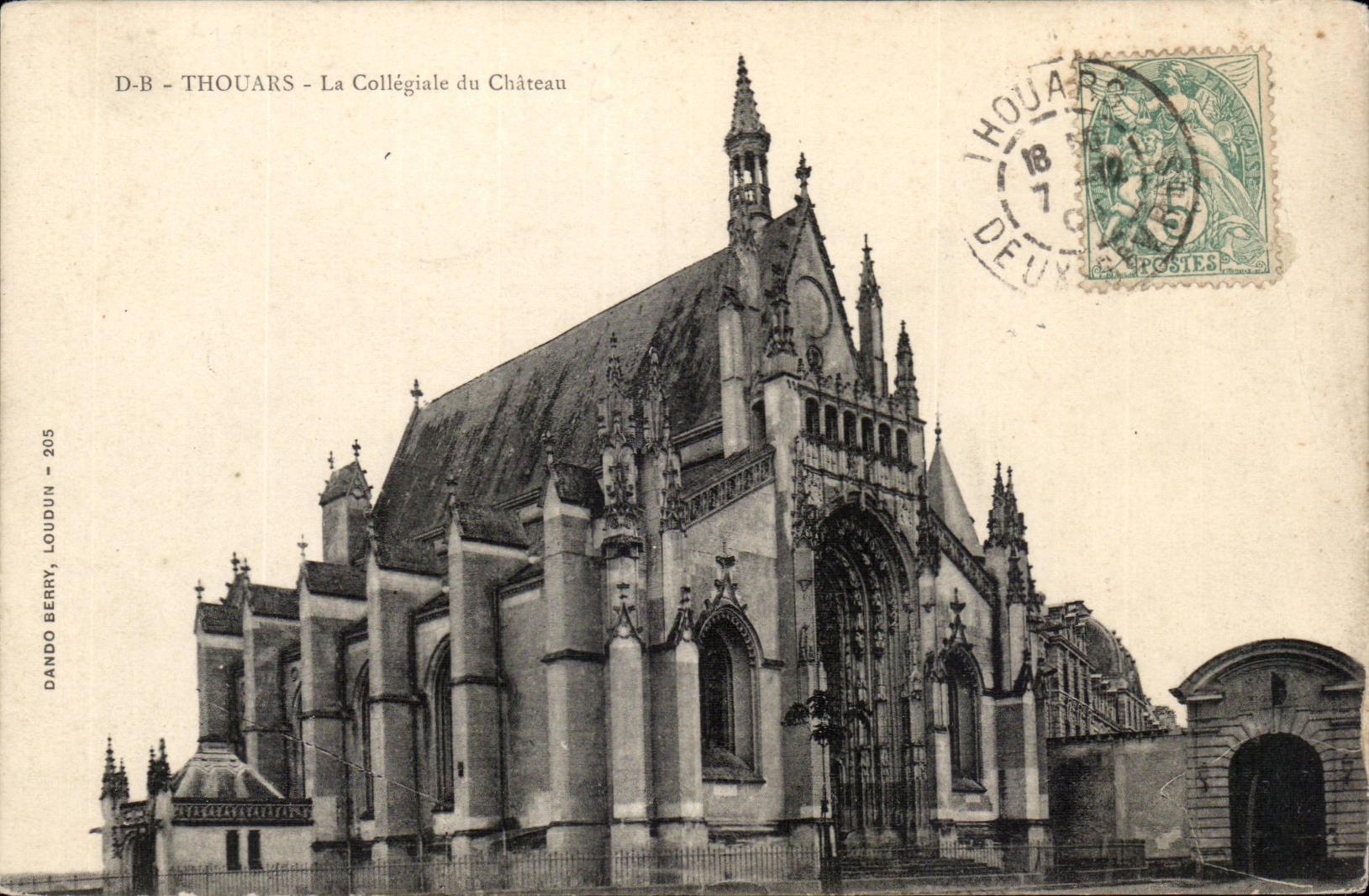 Thouars CPA the collegial one of the castle