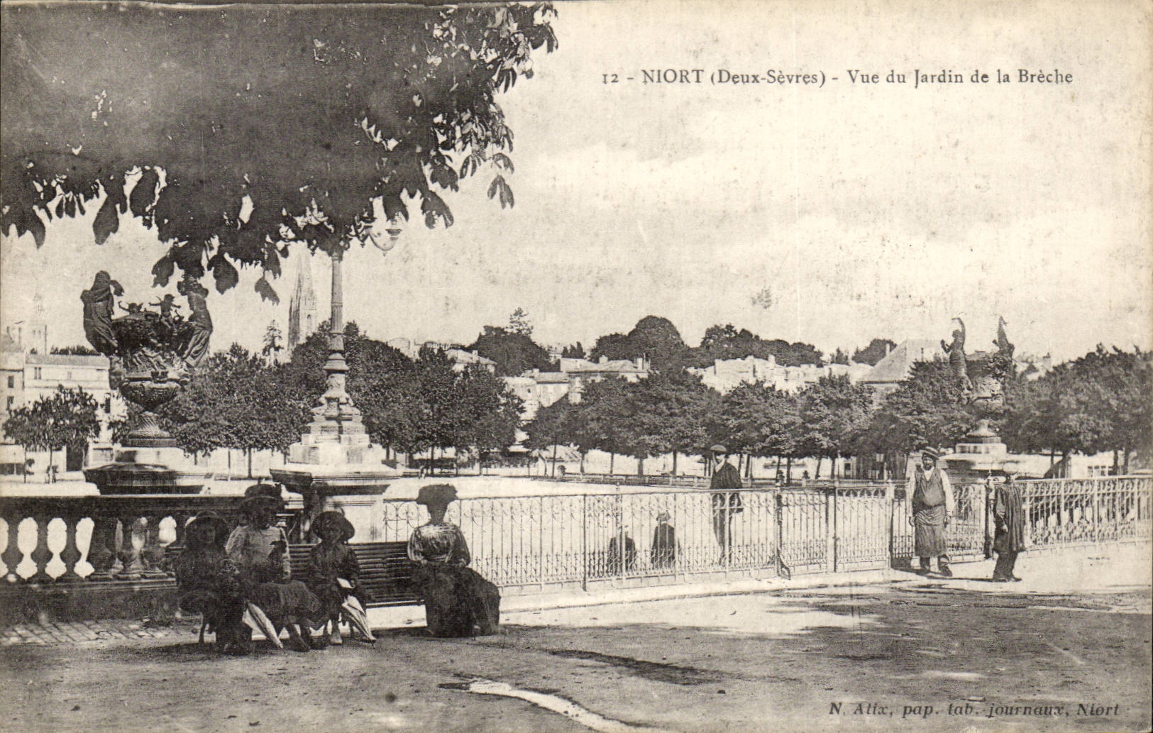 Niort CPA Seen of the garden of the Breach