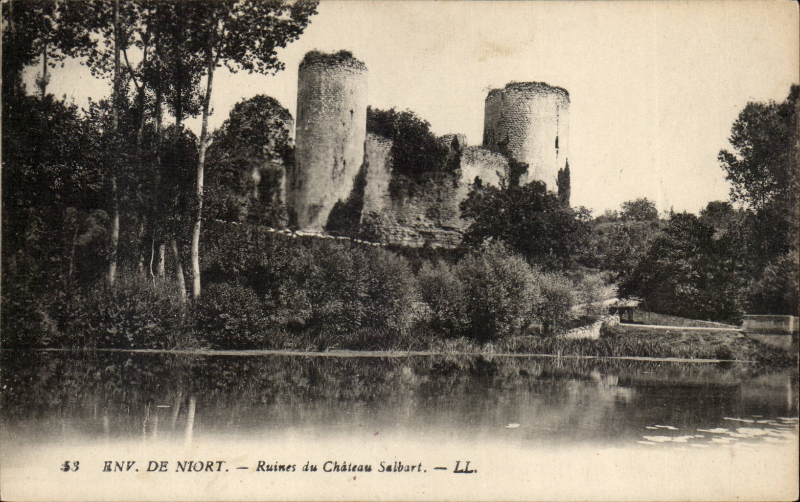 Umlagerungen Niort CPA der Ruinen des Salbart ziehen sich zuruck