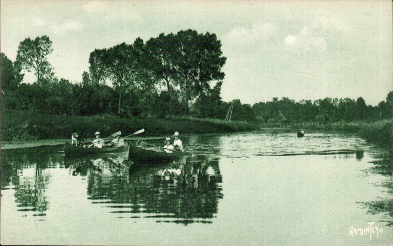 CPA Separates It Niort between DAmvix and Arcais (boats)