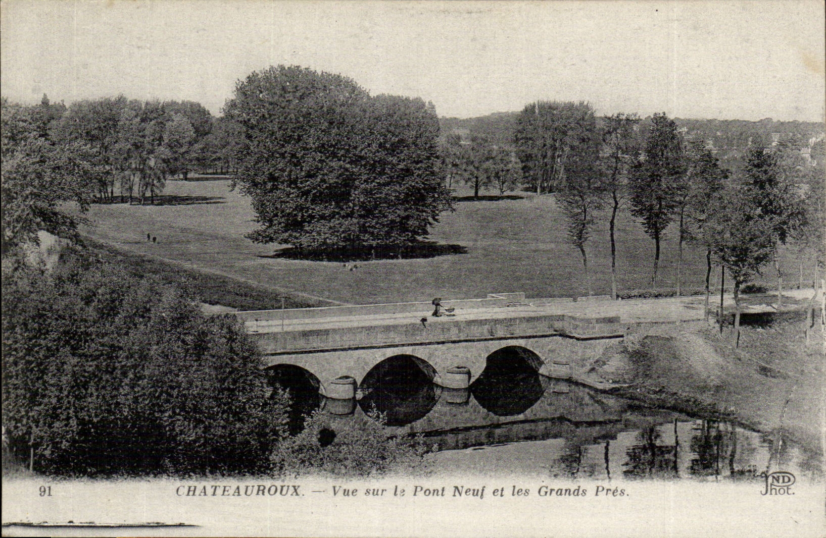 Chateauroux CPA Seen on the new bridge and the Large ones near